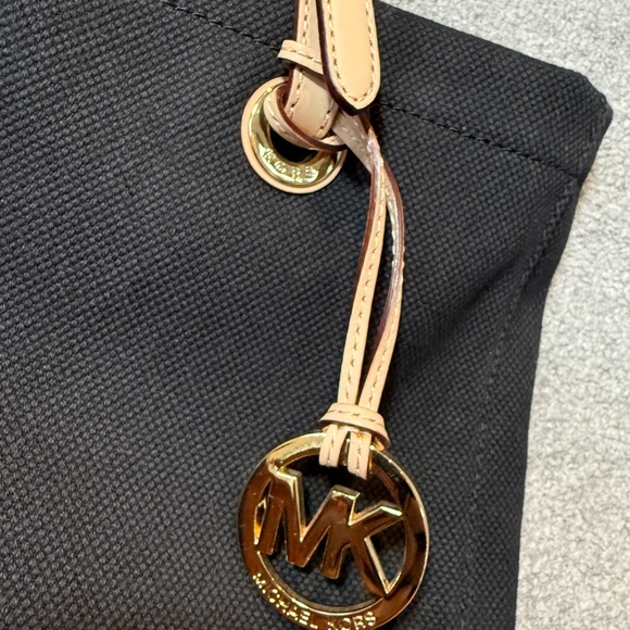 MK bag,Black thick material, leather straps. - Picture 4 of 11